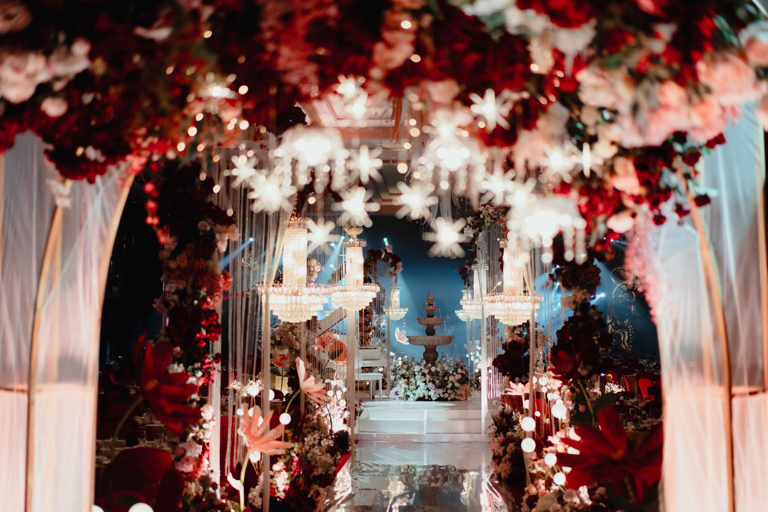 De Comate | Extravagant Indoor Wedding Decor